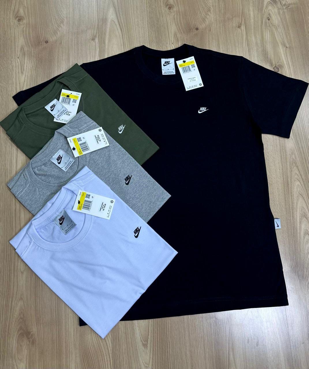 Camisa Nike básica